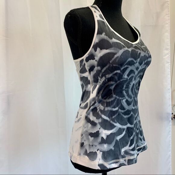 LULULEMON DANCE TO YOGA TANK TOP PRETTY PLUME ANGEL WING BLACK RUNNING GYM Sz 6 - Picture 6 of 14
